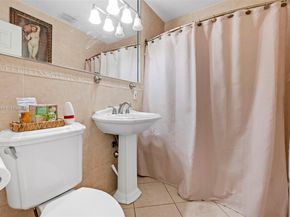 9625 SW 47th St, Miami FL 33165