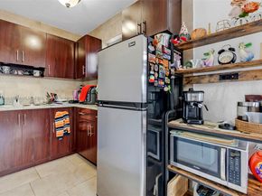 9625 SW 47th St, Miami FL 33165