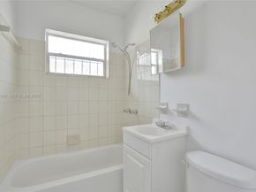 724 NW 6th St, Hallandale Beach FL 33009