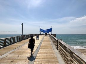 201 SE 3rd Ave, Pompano Beach FL 33060