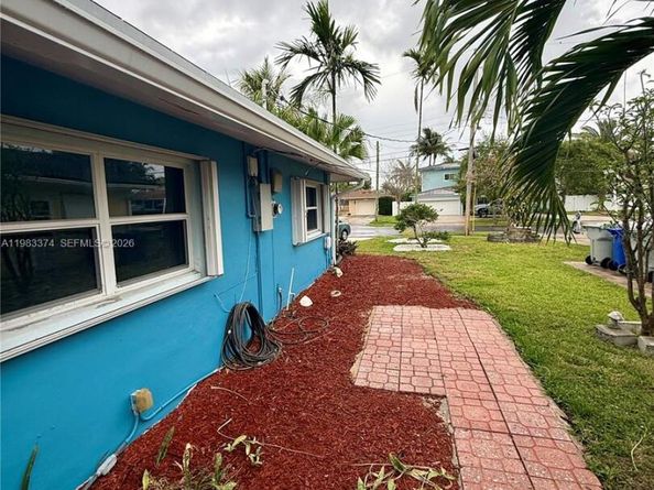 201 SE 3rd Ave, Pompano Beach FL 33060