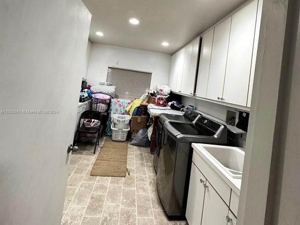 8290 Sunset Dr, Miami FL 33143