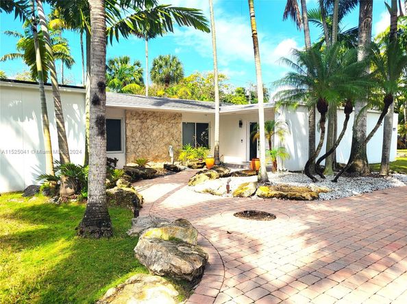 8290 Sunset Dr, Miami FL 33143