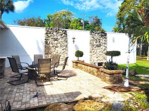 8290 Sunset Dr, Miami FL 33143