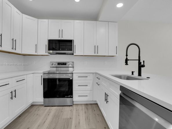 4123 Parkside Dr, Jupiter FL 33458