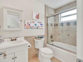 390 SE 2nd Ave J3, Deerfield Beach FL 33441