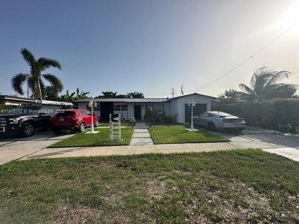 300 NW 77th Way, Pembroke Pines FL 33024
