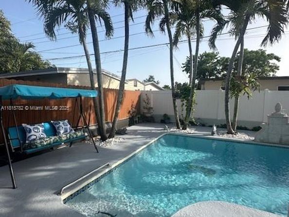 300 NW 77th Way, Pembroke Pines FL 33024