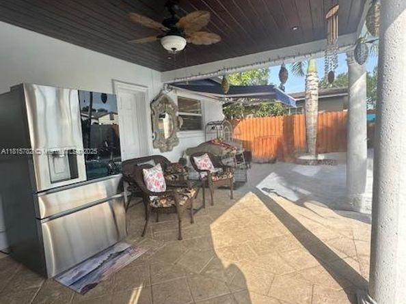 300 NW 77th Way, Pembroke Pines FL 33024