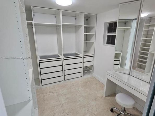 5754 NW 98th Ave, Doral FL 33178