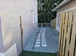 5754 NW 98th Ave, Doral FL 33178