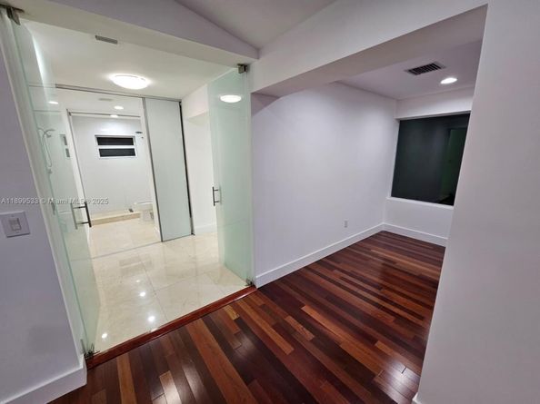 5754 NW 98th Ave, Doral FL 33178