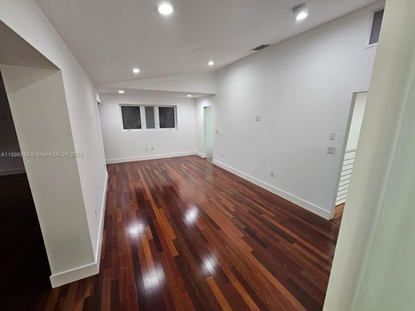 5754 NW 98th Ave, Doral FL 33178