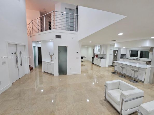 5754 NW 98th Ave, Doral FL 33178