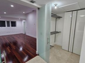 5754 NW 98th Ave, Doral FL 33178