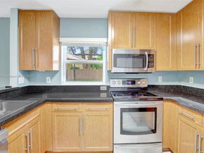 10948 NW 12th Ct, Plantation FL 33322