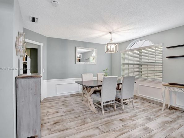 10948 NW 12th Ct, Plantation FL 33322