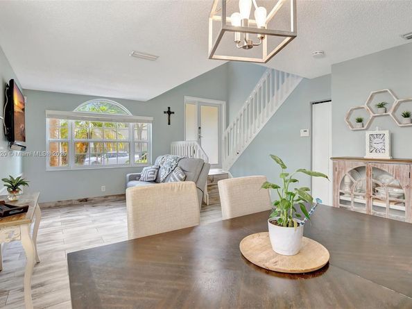 10948 NW 12th Ct, Plantation FL 33322