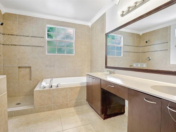 10948 NW 12th Ct, Plantation FL 33322