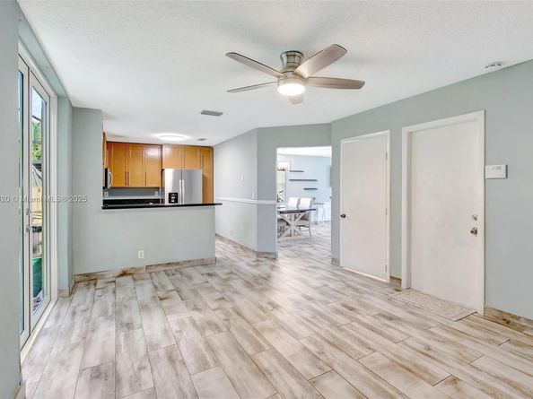 10948 NW 12th Ct, Plantation FL 33322