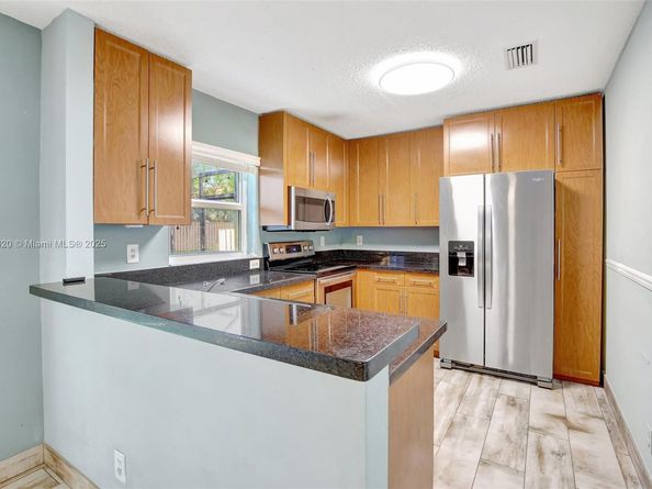 10948 NW 12th Ct, Plantation FL 33322