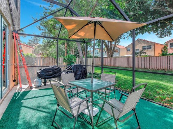 10948 NW 12th Ct, Plantation FL 33322