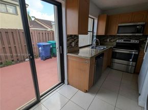 6551 NW 170th Ter, Hialeah FL 33015