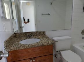 6551 NW 170th Ter, Hialeah FL 33015