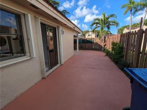 6551 NW 170th Ter, Hialeah FL 33015