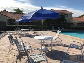 6551 NW 170th Ter, Hialeah FL 33015