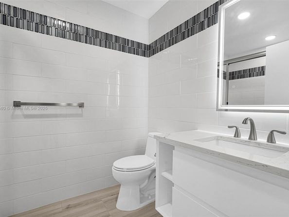 3805 Lincoln St, Hollywood FL 33021