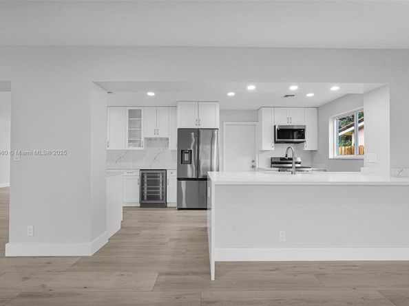 3805 Lincoln St, Hollywood FL 33021
