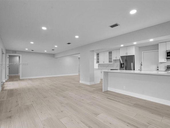 3805 Lincoln St, Hollywood FL 33021
