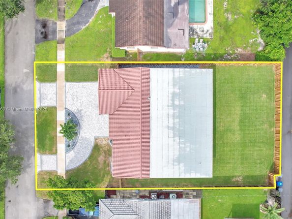 3805 Lincoln St, Hollywood FL 33021
