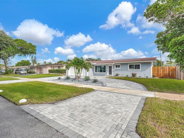 3805 Lincoln St, Hollywood FL 33021