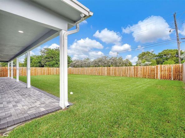 3805 Lincoln St, Hollywood FL 33021