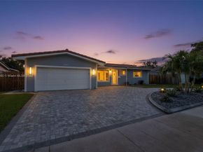 3805 Lincoln St, Hollywood FL 33021