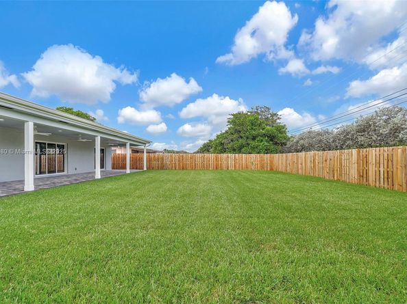 3805 Lincoln St, Hollywood FL 33021