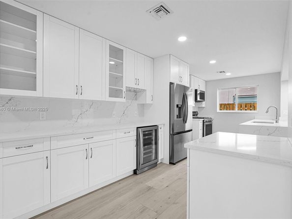 3805 Lincoln St, Hollywood FL 33021
