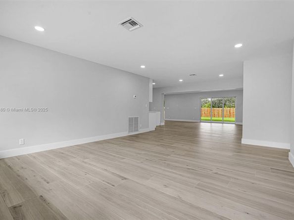 3805 Lincoln St, Hollywood FL 33021