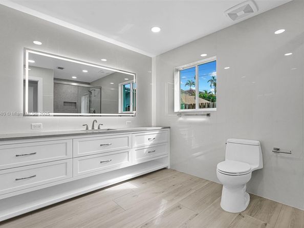 3805 Lincoln St, Hollywood FL 33021