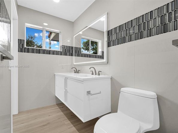 3805 Lincoln St, Hollywood FL 33021