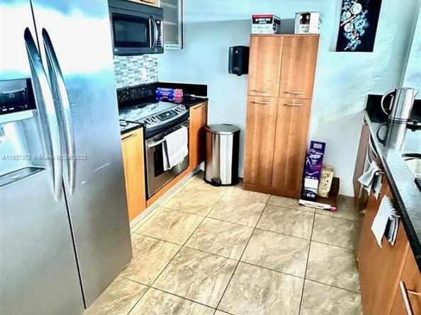 1800 N Bayshore Dr 1906, Miami FL 33132