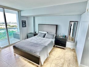 1800 N Bayshore Dr 1906, Miami FL 33132