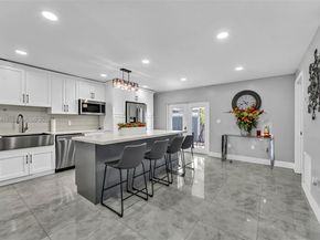 19530 NW 55th Circle Place, Miami Gardens FL 33055