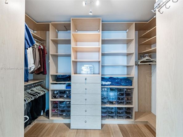 2645 Bayshore Dr 1802, Miami FL 33133