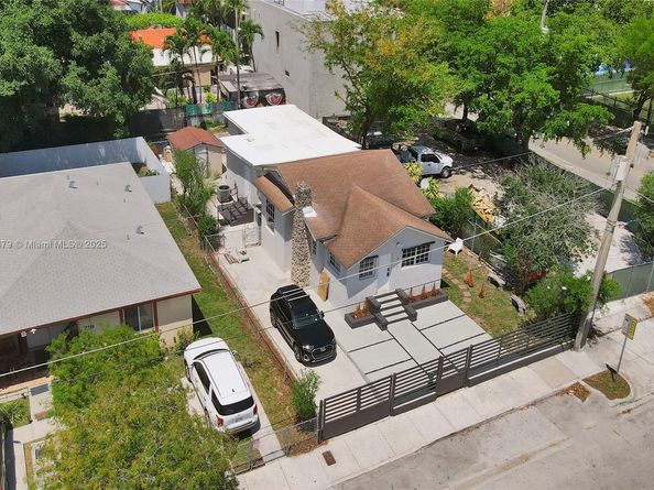 213 NW 34th Ter, Miami FL 33127