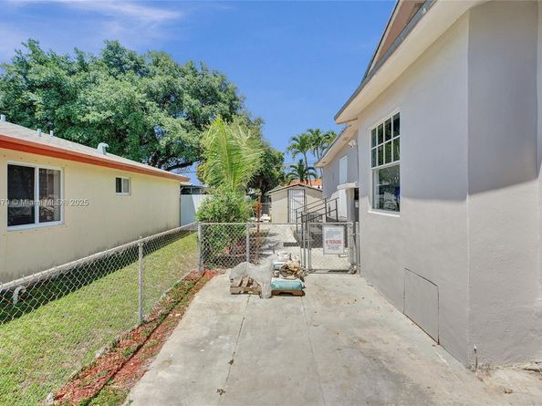 213 NW 34th Ter, Miami FL 33127