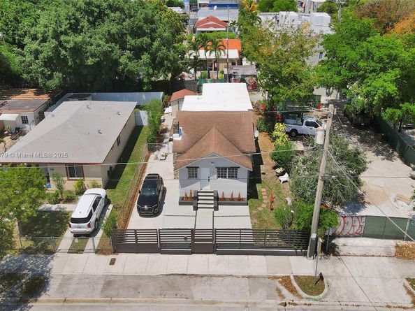 213 NW 34th Ter, Miami FL 33127