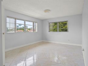 3522 NE 171st St 308, North Miami Beach FL 33160